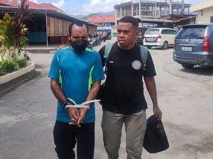 Anak Buah KKB Egianus Kogoya Pasok Senjata Ilegal Diserahkan ke Kejaksaan Anak Buah KKB Egianus Kogoya Pasok Senjata Ilegal Diserahkan ke Kejaksaan