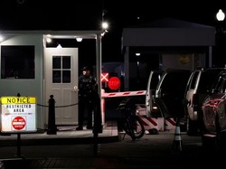 Mobil Tiba-tiba Tabrak Gerbang Gedung Putih, Pengemudi Ditangkap