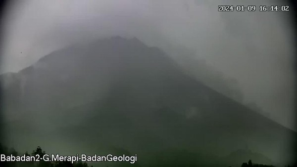 Awan panas Gunung Merapi mengarah ke Kali Bebeng sejauh 1,5 kilometer, Selasa (9/1/2024) sore.
