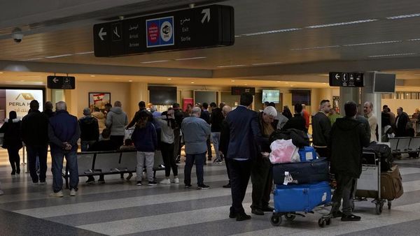 Bandara Lebanon Lumpuh Diretas Kelompok Anti-Hizbullah