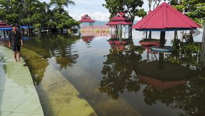 Danau Kerinci Meluap hingga Merendam Pertokoan
