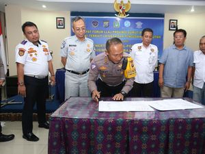Info, Angkutan Umum Dilarang Naik-Turunkan Penumpang di Jalan SM Raja Medan Info, Angkutan Umum Dilarang Naik-Turunkan Penumpang di Jalan SM Raja Medan