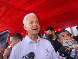 Petisi 100 Minta Pemakzulan Jokowi ke Mahfud, Ganjar: Mestinya di Parlemen Petisi 100 Minta Pemakzulan Jokowi ke Mahfud, Ganjar: Mestinya di Parlemen