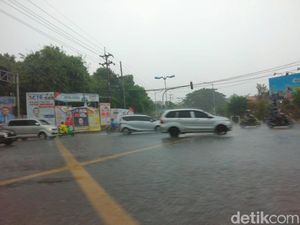 BMKG Prediksi Hujan Guyur Jatim hingga 3 Hari ke Depan BMKG Prediksi Hujan Guyur Jatim hingga 3 Hari ke Depan
