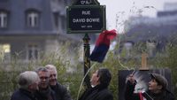 Ikon Musik Inggris David Bowie Jadi Nama Jalan di Paris, Ini Potretnya