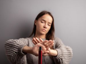 Benarkah Vape Lebih Sehat daripada Rokok? Begini Penjelasannya Benarkah Vape Lebih Sehat daripada Rokok? Begini Penjelasannya