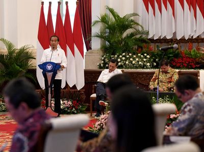 Potret Jokowi Gelar Sidang Kabinet Paripurna Perdana 2024