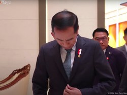 Kini Jokowi Pakai Dasi Warna-warni Saat Bertolak ke Filipina