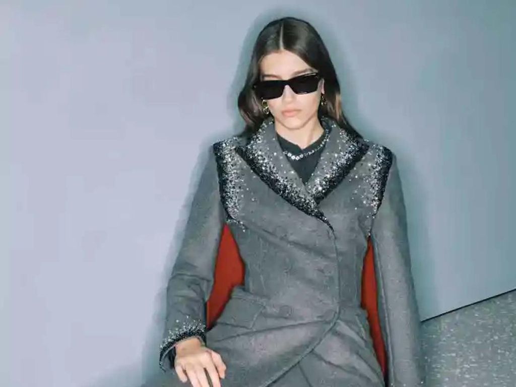 Foto: 10 Koleksi Valentino Pre Fall 2024, Busana Metropolitan nan Elegan Foto: 10 Koleksi Valentino Pre Fall 2024, Busana Metropolitan nan Elegan