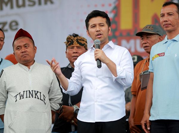 Momen Keseruan Emil Dardak saat Bertemu Nelayan Muncar