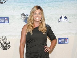 Bintang Baywatch Nicole Eggert Curhat Kena Kanker Payudara Stadium 2