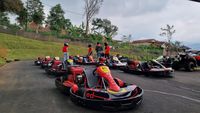 Keseruan Balapan Gokart di Perbukitan Lembang Cek!