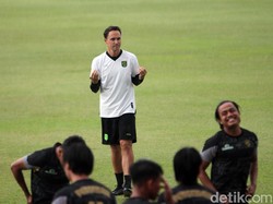 Di Tangan Paul Munster, Fisik Pemain Persebaya Makin Bagus