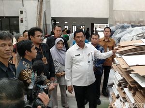 Pj Gubernur Jateng Cek Kelengkapan KPU Solo, Ada 495 Kotak Suara Rusak Pj Gubernur Jateng Cek Kelengkapan KPU Solo, Ada 495 Kotak Suara Rusak
