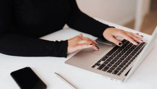 Penggunaan AI dalam Pekerjaan/Foto: Pexels.com/Karolina Grabowska Manfaat AI buat orang tua