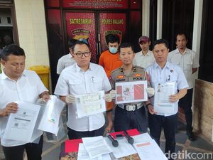 Pemilik Travel Umrah di Malang Diamankan, Tipu Jemaah hingga Rp 1,9 M Pemilik Travel Umrah di Malang Diamankan, Tipu Jemaah hingga Rp 1,9 M