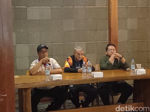 Milomir Seslija Resmi Latih Persis Solo: Saya Hanya Punya Waktu 4 Bulan Milomir Seslija Resmi Latih Persis Solo: Saya Hanya Punya Waktu 4 Bulan