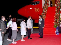 Tiba di Filipina, Jokowi Disambut Menseskab Filipina Carlito Falvez