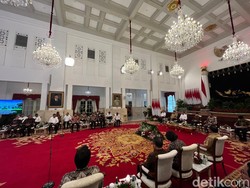 Jokowi Pimpin Sidang Kabinet Paripurna, Luhut hingga Mahfud Hadir