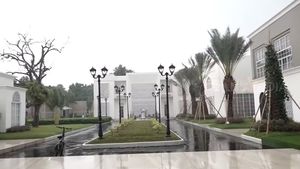 Potret Megahnya Rumah Ustaz Solmed yang Punya Sirkuit Mini dan Lapangan Futsal