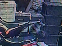 Maling Beraksi di Siang Bolong, Bobol Motor-Gasak Uang Rp 110 Juta