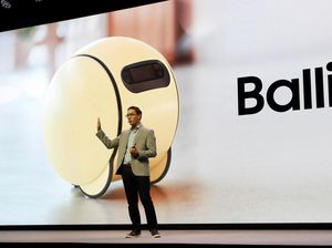 Melihat Robot Pembantu Ballie yang Dipamerkan Samsung di CES 2024 Melihat Robot Pembantu Ballie yang Dipamerkan Samsung di CES 2024