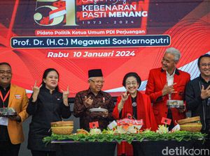 Momen Maruf Amin Dapat Tumpeng Pertama hingga Salam Metal di HUT PDIP Momen Maruf Amin Dapat Tumpeng Pertama hingga Salam Metal di HUT PDIP
