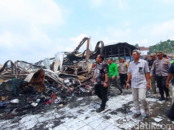 Bupati Blora Tinjau Pasar Ngawen yang Terbakar