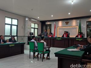 Sidang Pengeroyokan Pesilat di Mojokerto, Terdakwa Ajukan 7 Poin Eksepsi Sidang Pengeroyokan Pesilat di Mojokerto, Terdakwa Ajukan 7 Poin Eksepsi