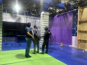 Kelompok Bersenjata Serang Studio TV Ekuador saat Siaran Langsung