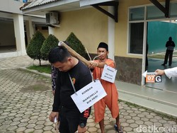 Eeng Pembunuh Sekeluarga di Muba Jalani Rekonstruksi, Peragakan 22 Adegan