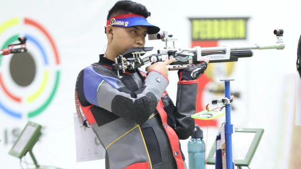 Atlet menembak Indonesia Fathur Gustafian lolos ke Olimpiade 2024 Paris.
