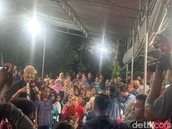 Warga Banyumas Curhat ke Ganjar soal KIS-Anak Tak Bisa Lanjut Sekolah