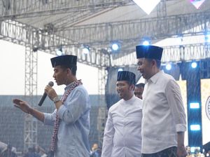 Selawatan Bareng Emak-emak Jember, Gibran Wanti-wanti soal Hoaks