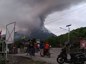 Gunung Lewotobi Berstatus Awas, Waspada Potensi Banjir Lahar Gunung Lewotobi Berstatus Awas, Waspada Potensi Banjir Lahar