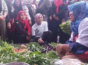 Senangnya Pedagang Pasar di Lampung Dagangan Diborong Atikoh Istri Ganjar