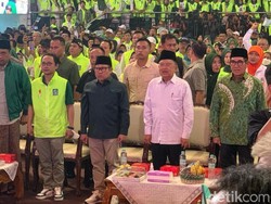 JK Hadiri Konsolidasi Relawan AMIN di Surabaya, Cak Imin Singgung Ketua MK