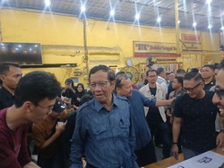 Janjikan Guru Ngaji-Marbot Dapat Gaji, Mahfud: BLT Kadang Salah Sasaran