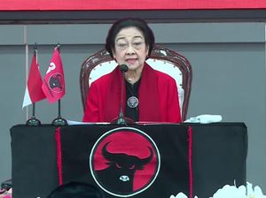 Megawati Ajarkan Salam Pancasila 3 Kali: Saya Nggak Mau 1 dan 2 Megawati Ajarkan Salam Pancasila 3 Kali: Saya Nggak Mau 1 dan 2