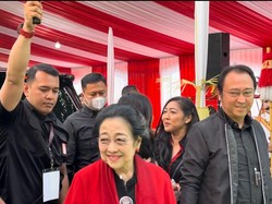 Megawati Ditemani Prananda Tiba di Arena HUT Ke-51 PDIP