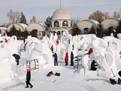 Melihat Kompetisi Pematung Salju di Festival Es Harbin