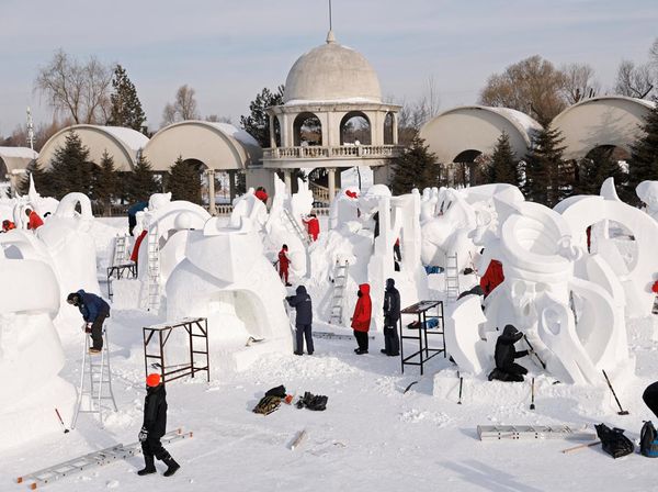 Melihat Kompetisi Pematung Salju di Festival Es Harbin