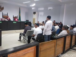 15 Demonstran Bakar Kantor Bupati Pohuwato Gorontalo Didakwa 6 Tahun Penjara