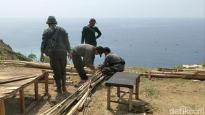 Lapak dan Bangli di JLS Sine Tulungagung Ditertibkan