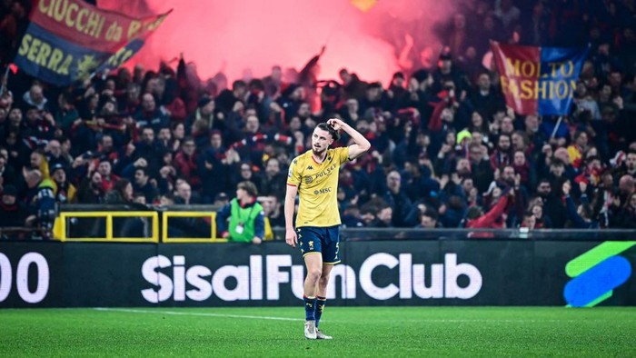 Genoas Romanian defender #05 Radu Dragusin celebrates scoring his teams first goal during the Italian Serie A football match between Genoa and Inter Milan at Luigi Ferraris stadium in Genoa, on December 29, 2023 (Photo by Piero CRUCIATTI / AFP)
