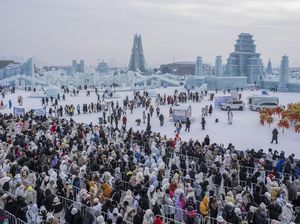 Rekor! Potret Antusias Pengunjung Liburan di Festival Es Harbin Rekor! Potret Antusias Pengunjung Liburan di Festival Es Harbin