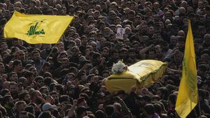Ribuan Pelayat Iringi Pemakaman Komandan Hizbullah yang Tewas Diserang Israel