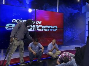 Stasiun TV Ekuador Diserang Kelompok Bersenjata Saat Siaran Langsung Stasiun TV Ekuador Diserang Kelompok Bersenjata Saat Siaran Langsung