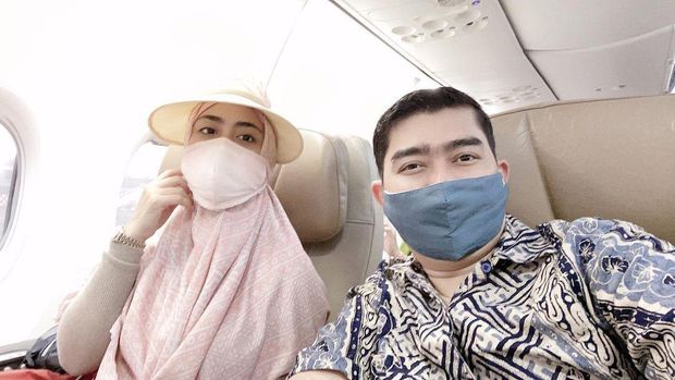 Ustaz Solmed dan April Jasmine