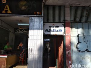 Jagasatru dan Jagabayan, Saksi Ketegangan Antara Cirebon dan Galuh Jagasatru dan Jagabayan, Saksi Ketegangan Antara Cirebon dan Galuh